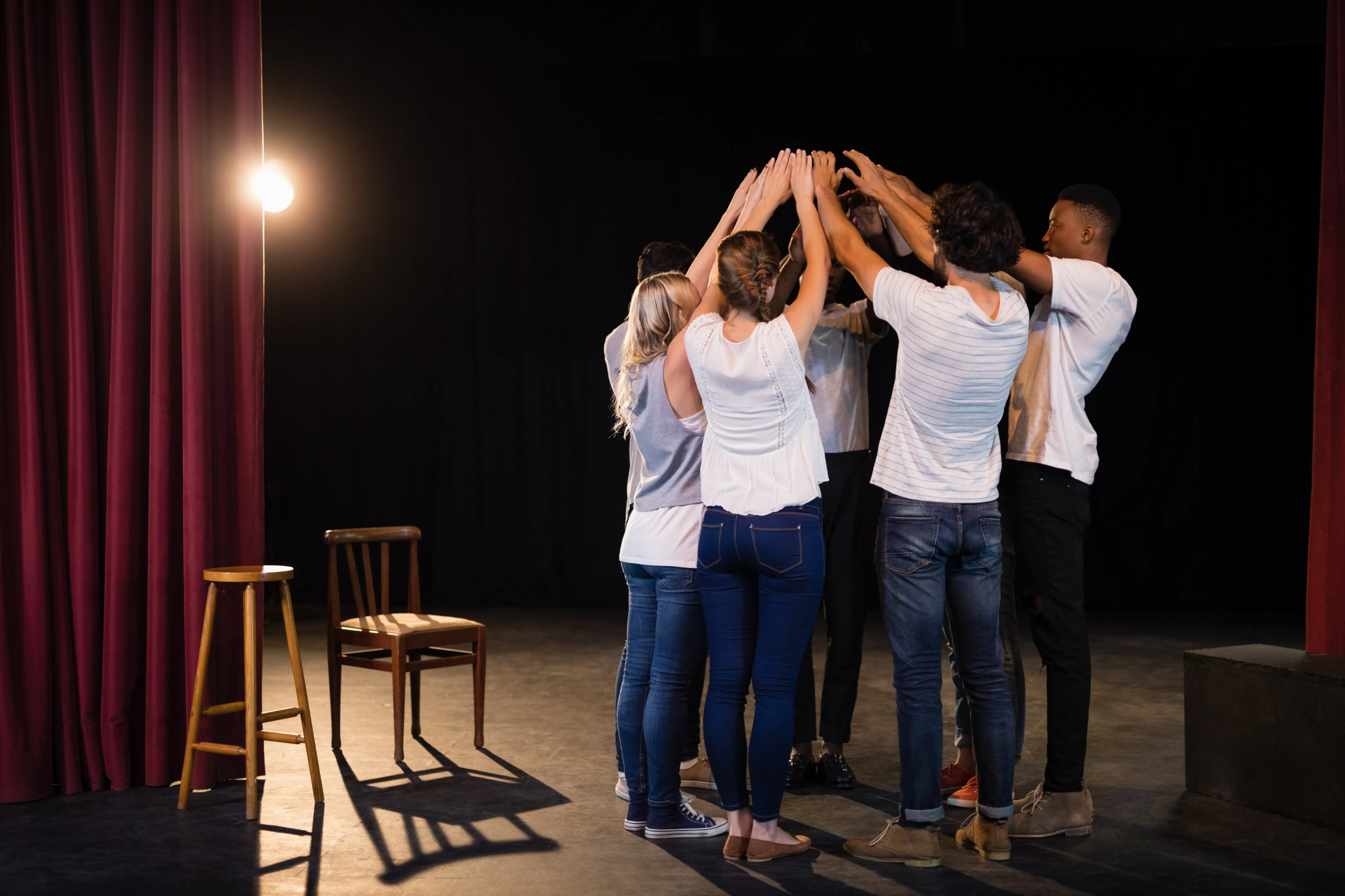 Cours de theatre entrain de renforcer les liens